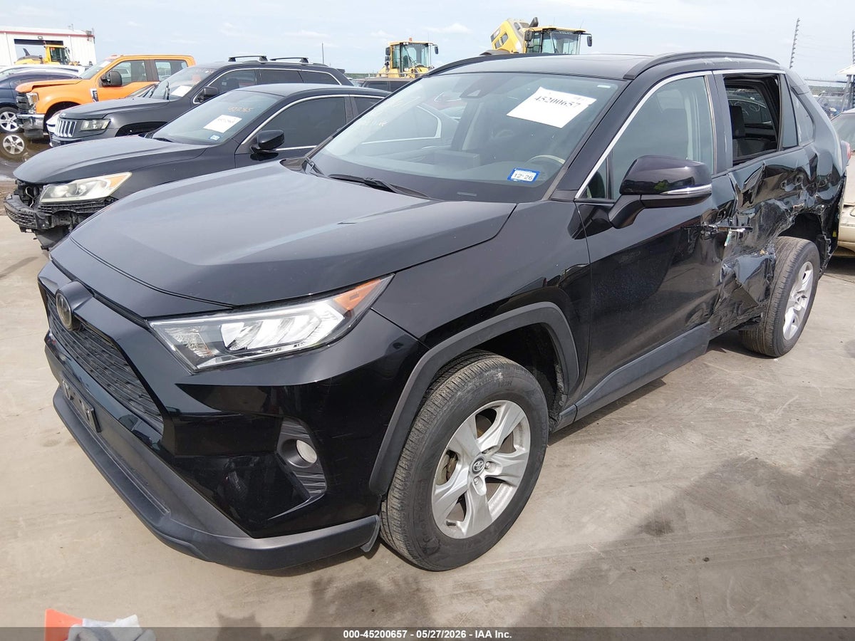 2021 TOYOTA RAV4 XLE — снимка 2