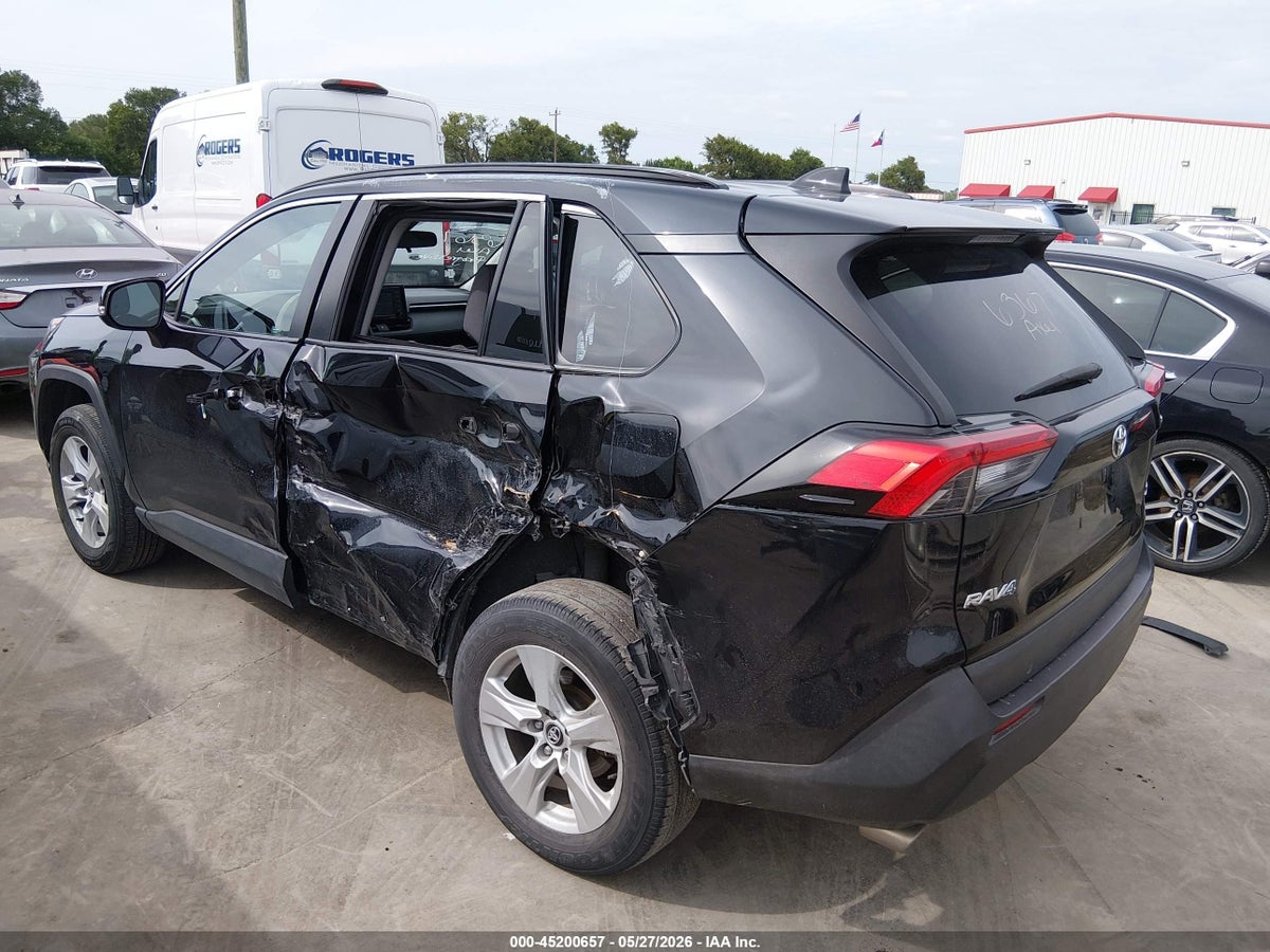 2021 TOYOTA RAV4 XLE — снимка 3
