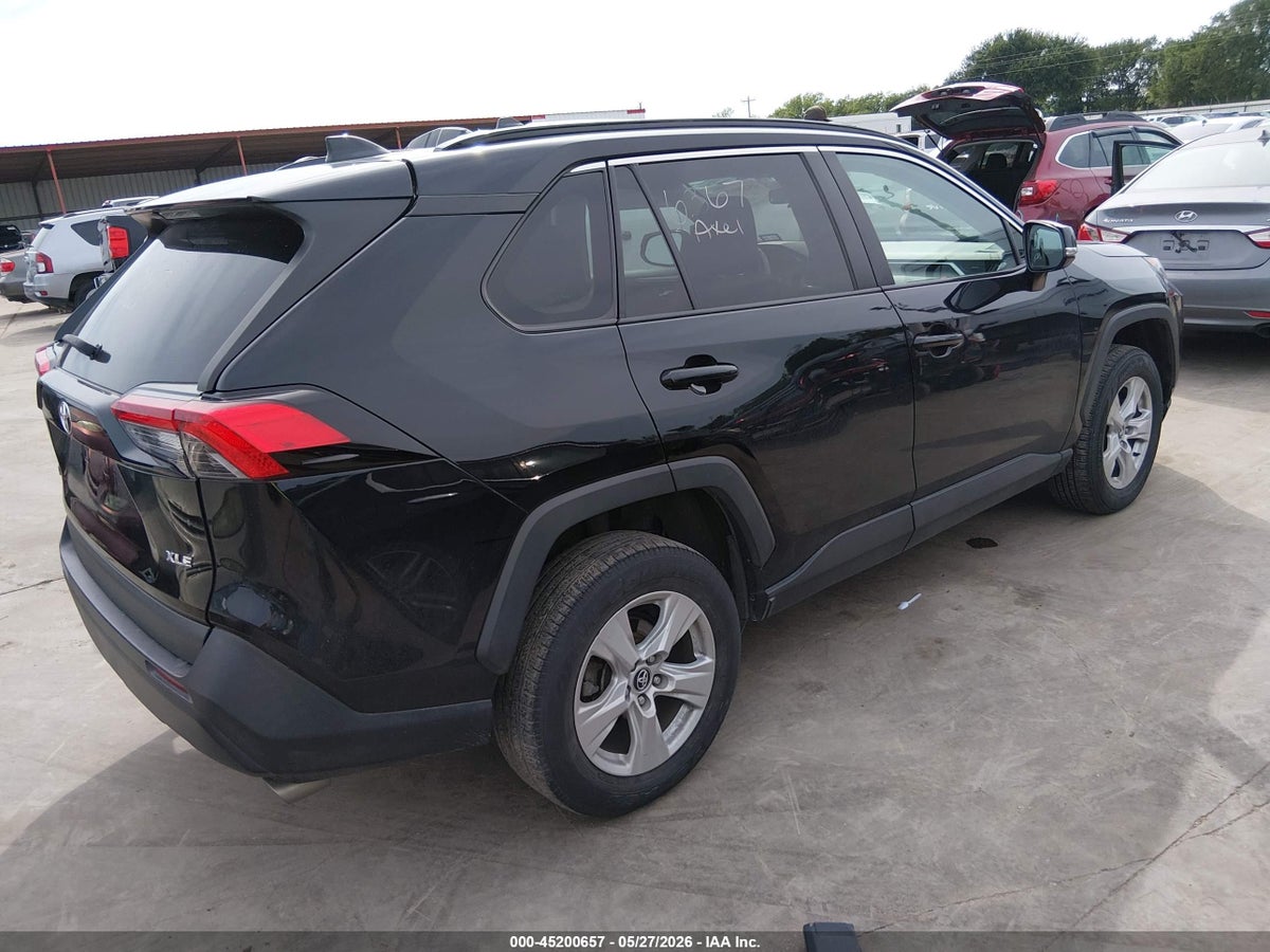 2021 TOYOTA RAV4 XLE — снимка 4