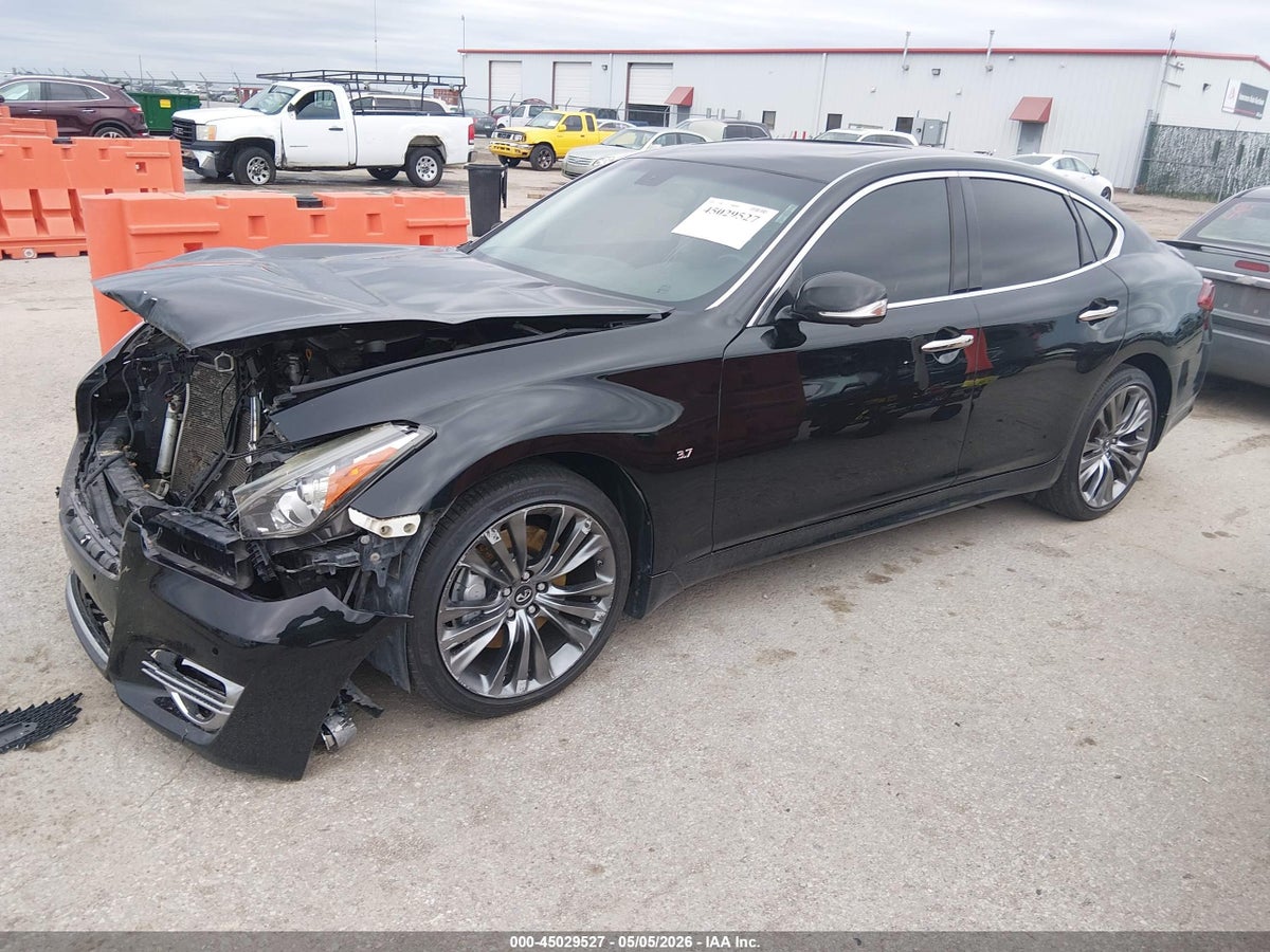 2017 INFINITI Q70 3.7X — снимка 2