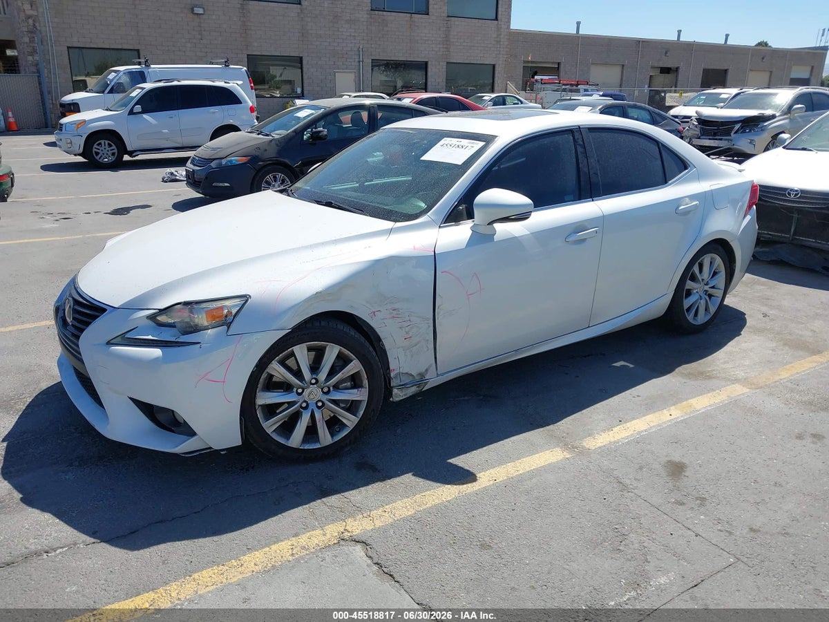 2016 LEXUS IS 200T — снимка 2