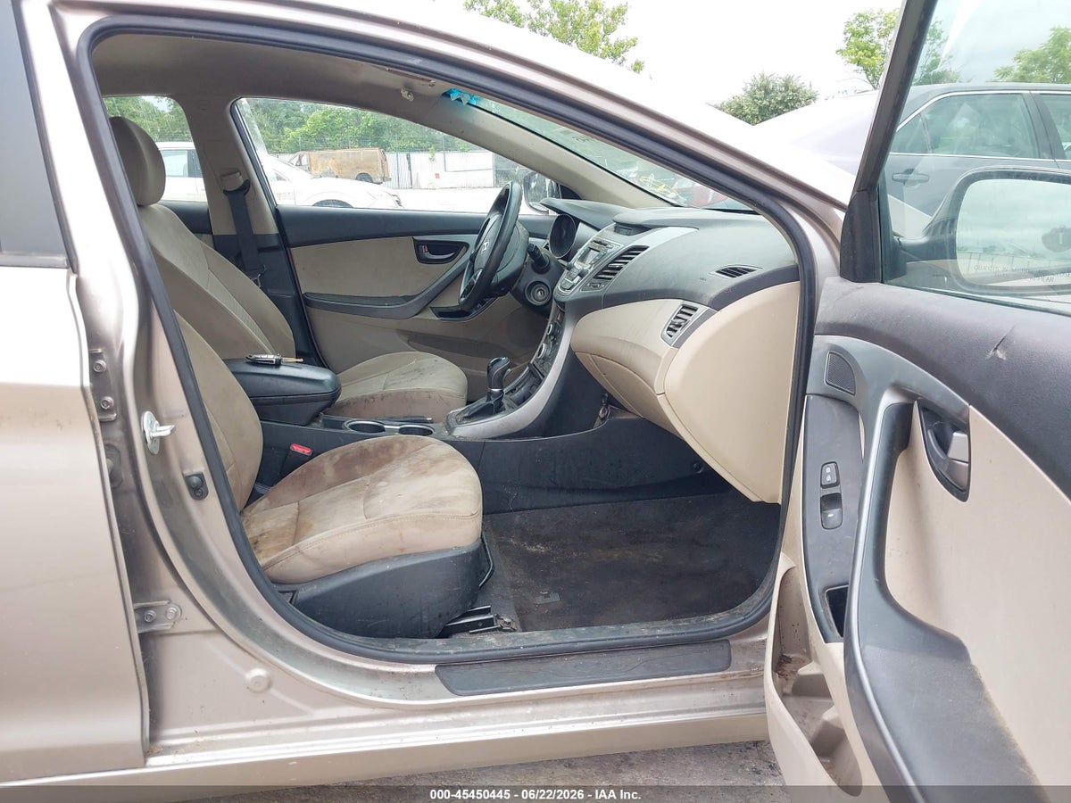 2014 HYUNDAI ELANTRA SE — снимка 5