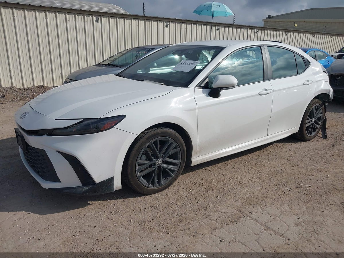 2025 TOYOTA CAMRY SE — снимка 2