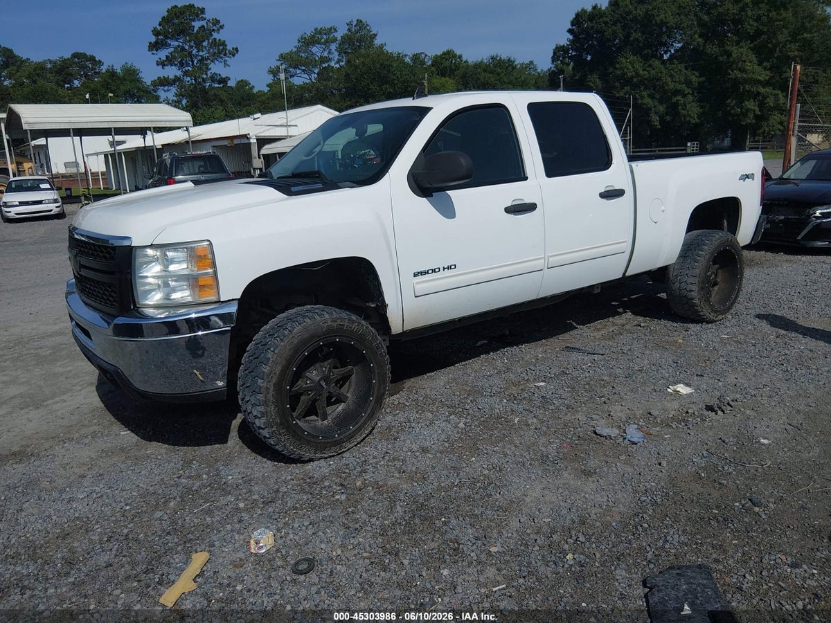 2014 CHEVROLET SILVERADO 2500HD LT — снимка 2