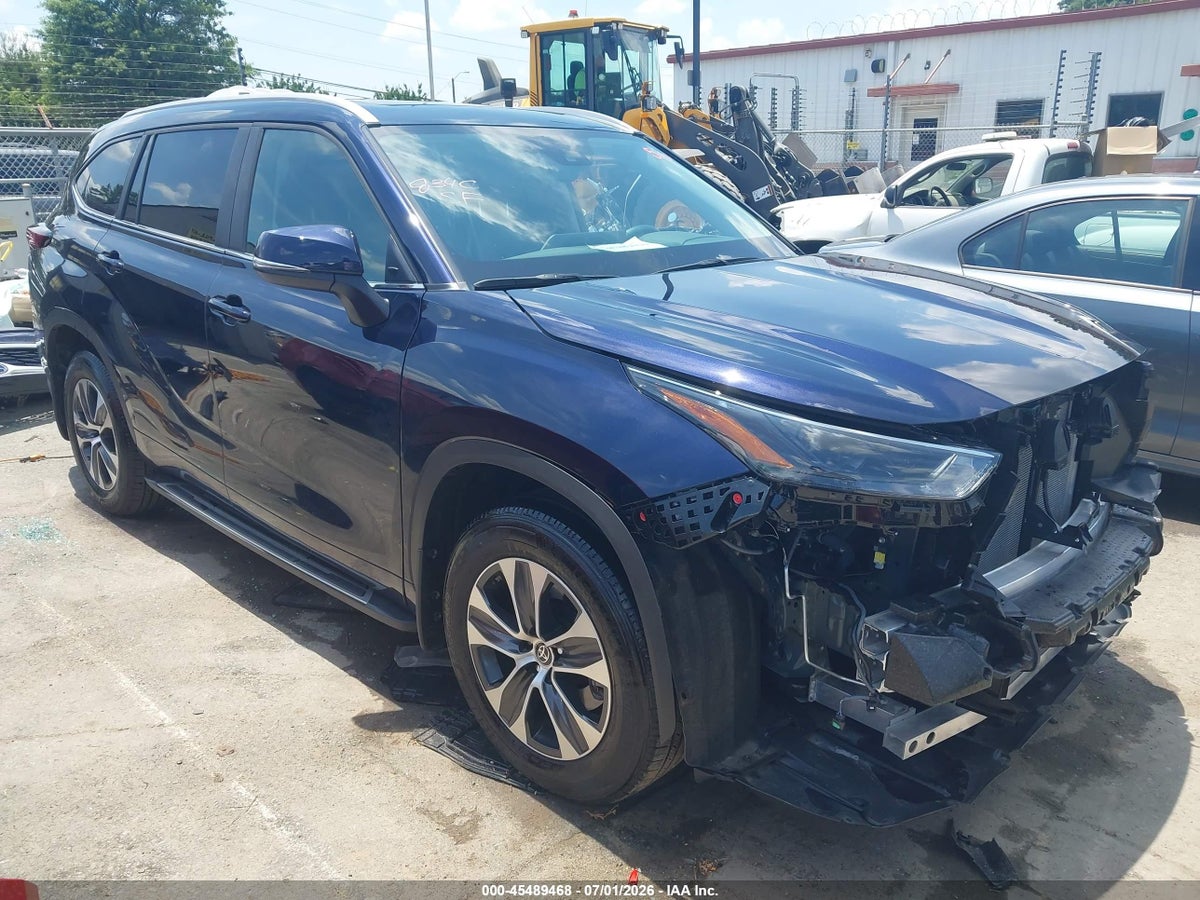 2025 TOYOTA HIGHLANDER XLE