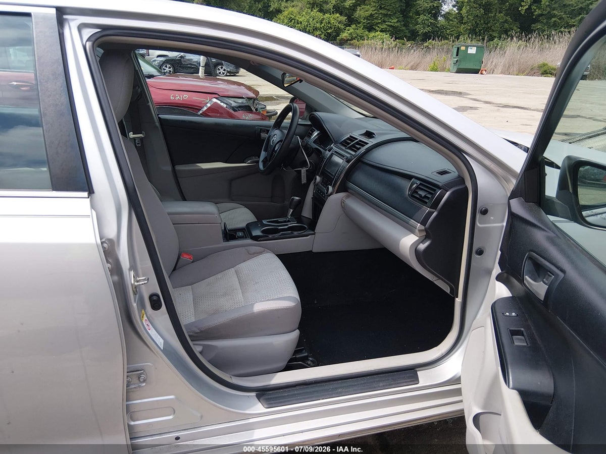2014 TOYOTA CAMRY LE — снимка 5