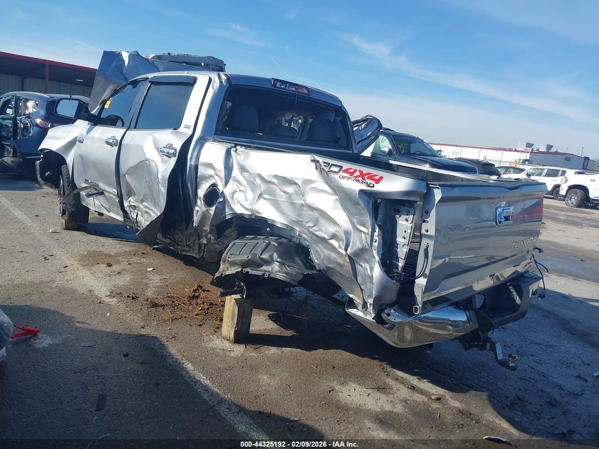 2015 TOYOTA TUNDRA SR5 5.7L V8 — снимка 3