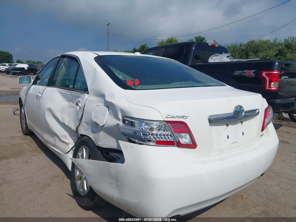 2011 TOYOTA CAMRY XLE V6 — снимка 3