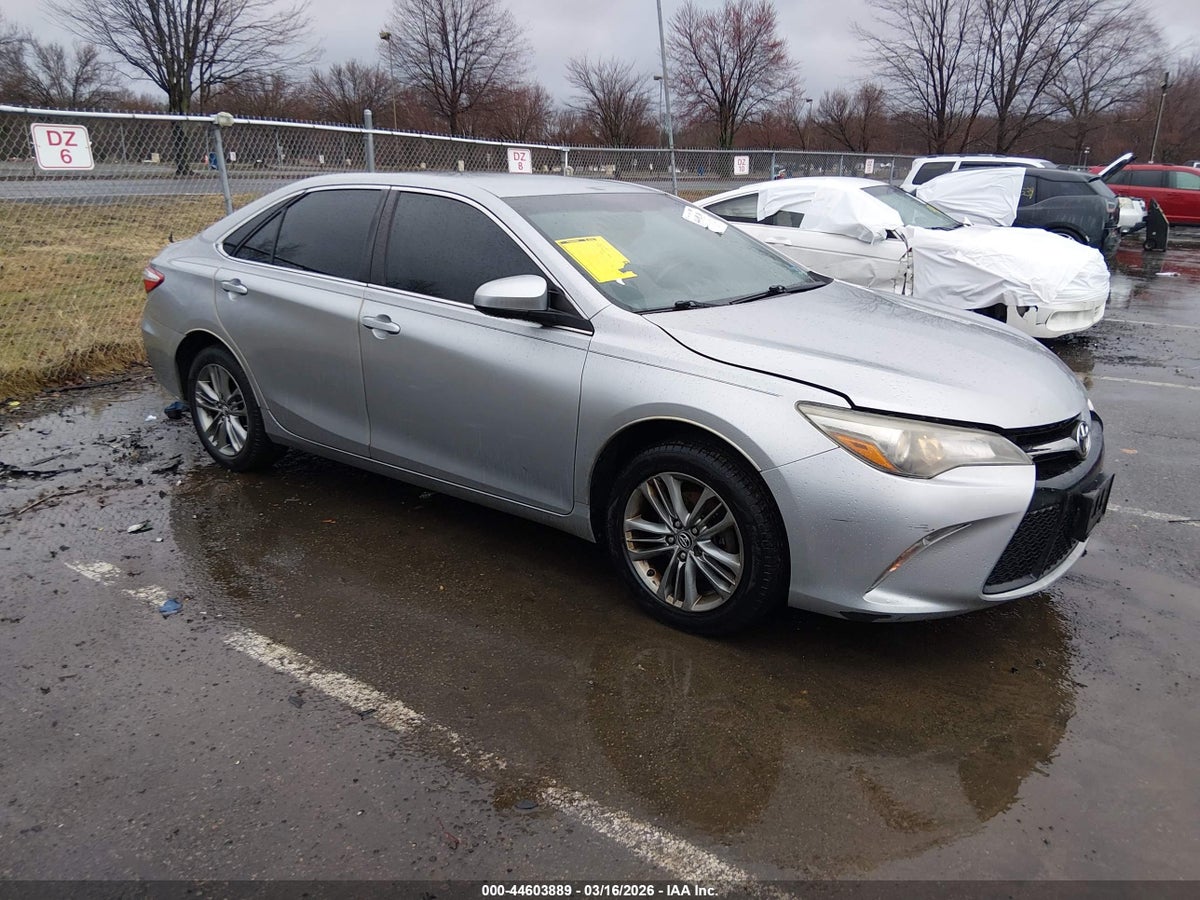 2016 TOYOTA CAMRY SE