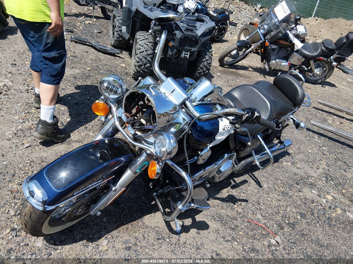 2013 HARLEY-DAVIDSON FLHRC ROAD KING CLASSIC — снимка 2