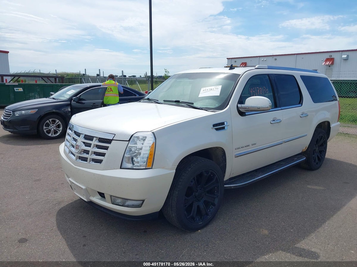 2012 CADILLAC ESCALADE ESV LUXURY — снимка 2