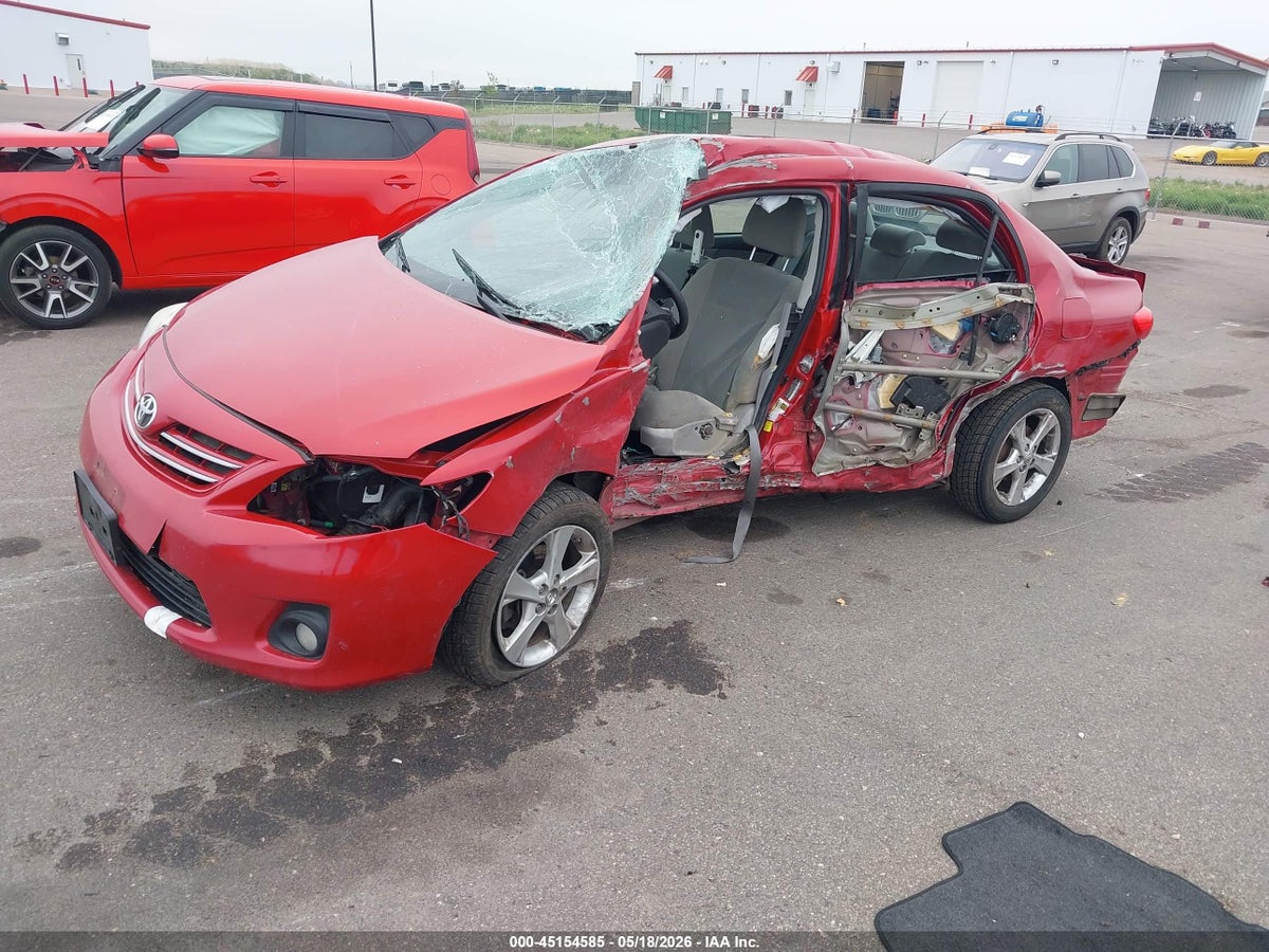 2013 TOYOTA COROLLA LE — снимка 2