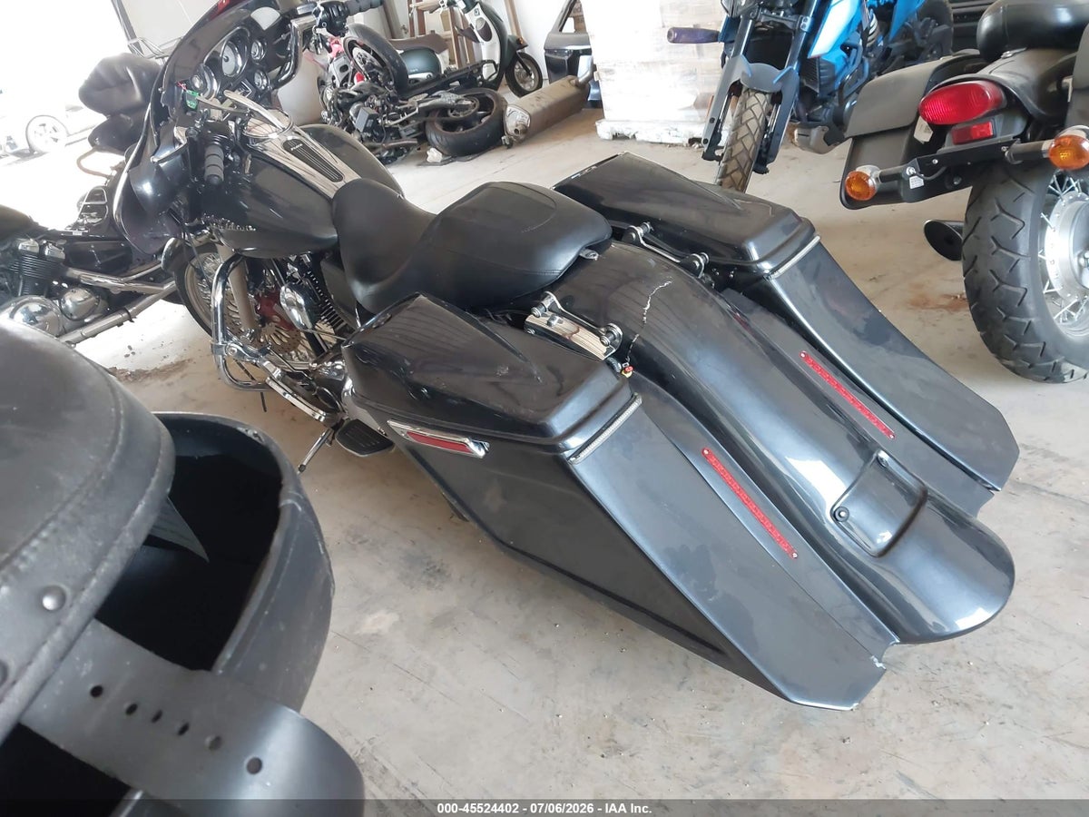 2010 HARLEY-DAVIDSON FLHX — снимка 3
