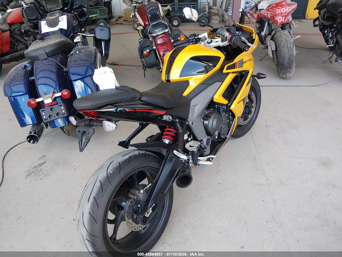2026 TRIUMPH MOTORCYCLE DAYTONA 660 — снимка 4