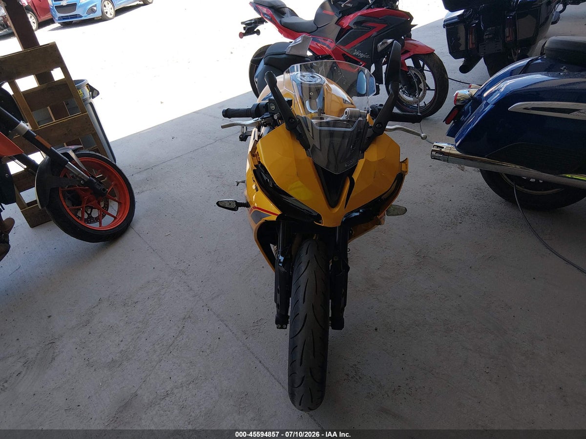 2026 TRIUMPH MOTORCYCLE DAYTONA 660 — снимка 5