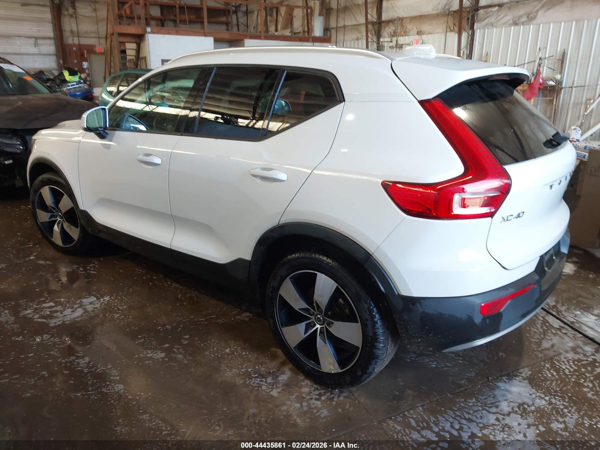 2019 VOLVO XC40 T5 MOMENTUM/T5 R-DESIGN — снимка 3