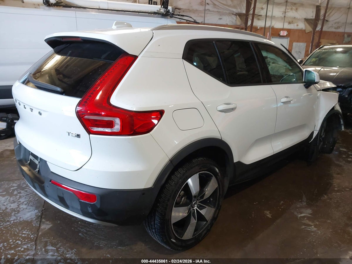 2019 VOLVO XC40 T5 MOMENTUM/T5 R-DESIGN — снимка 4