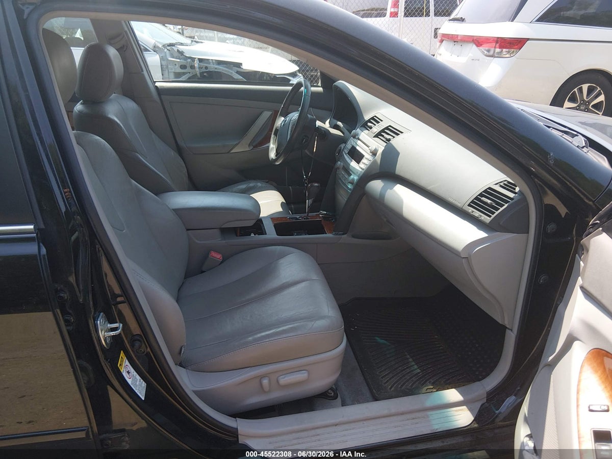 2011 TOYOTA CAMRY XLE — снимка 5