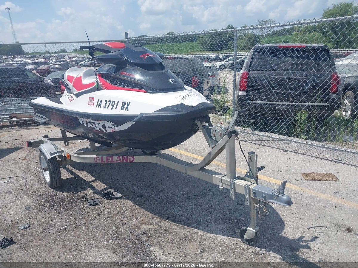 2011 SEADOO WAKE PRO 215