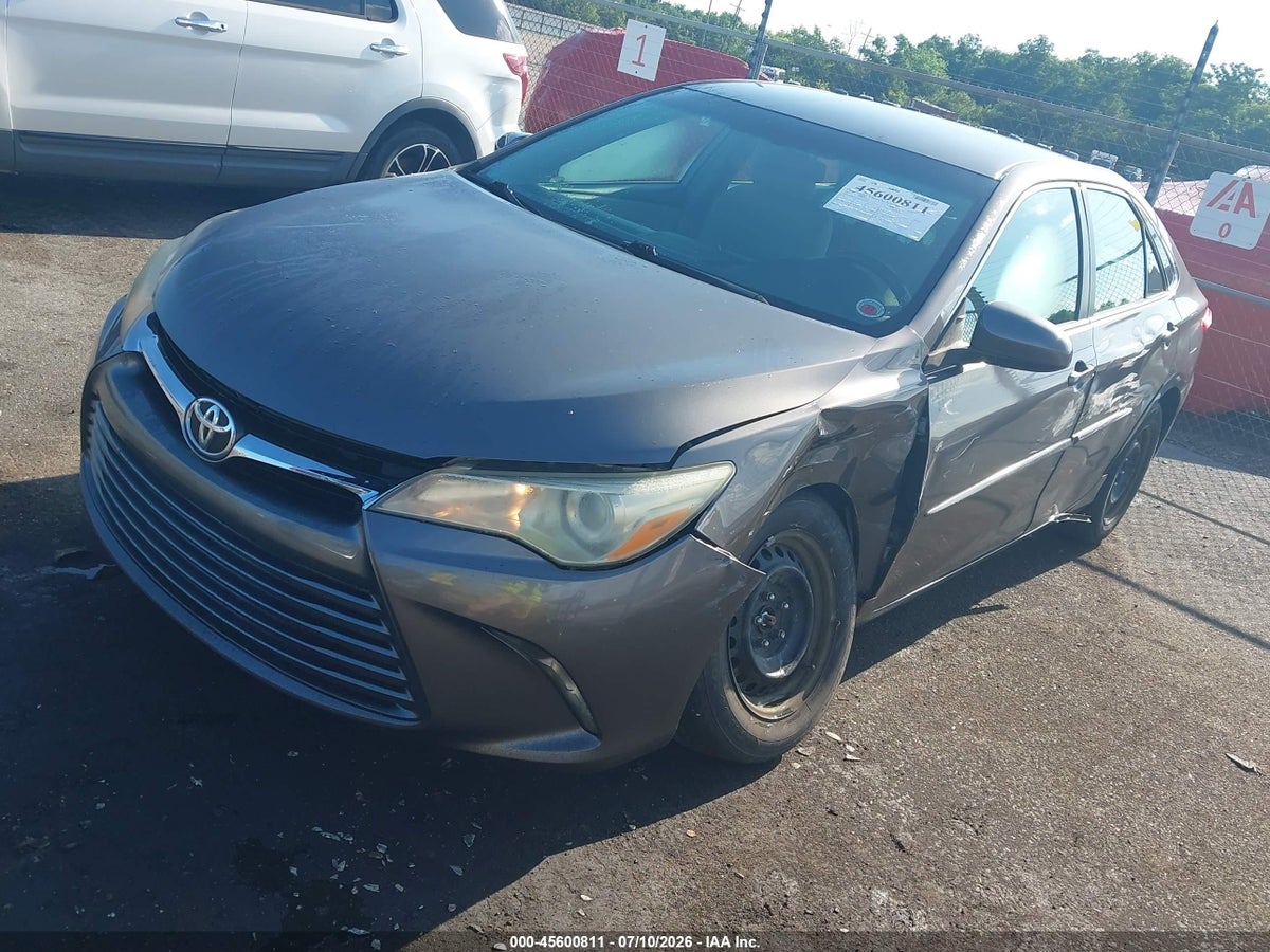 2015 TOYOTA CAMRY LE — снимка 2