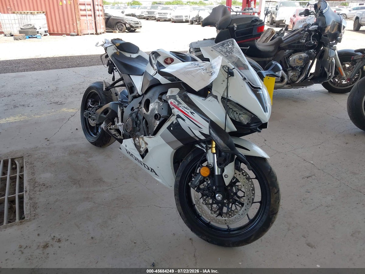 2026 HONDA CBR1000 RR