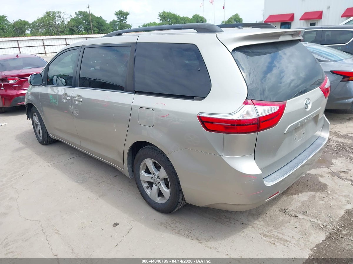 2017 TOYOTA SIENNA LE 8 PASSENGER — снимка 3