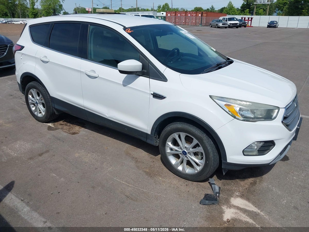 2017 FORD ESCAPE SE