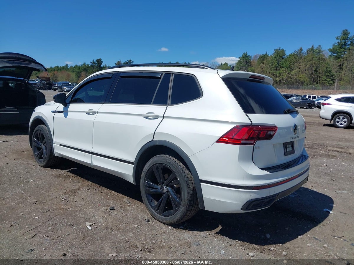 2024 VOLKSWAGEN TIGUAN 2.0T SE R-LINE BLACK — снимка 3