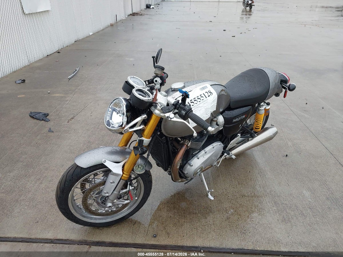 2017 TRIUMPH MOTORCYCLE THRUXTON 1200 R — снимка 2