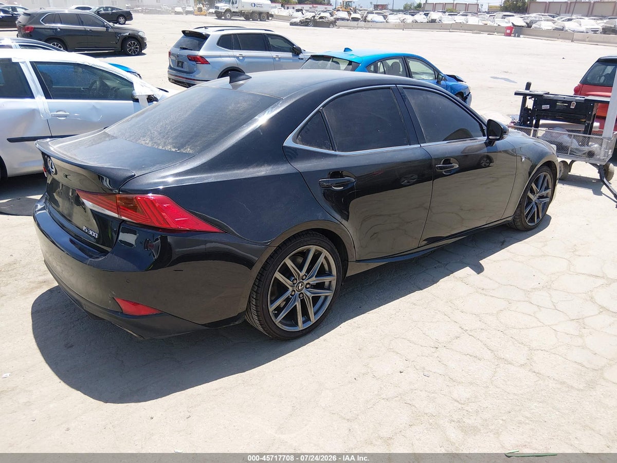 2019 LEXUS IS 300 — снимка 4