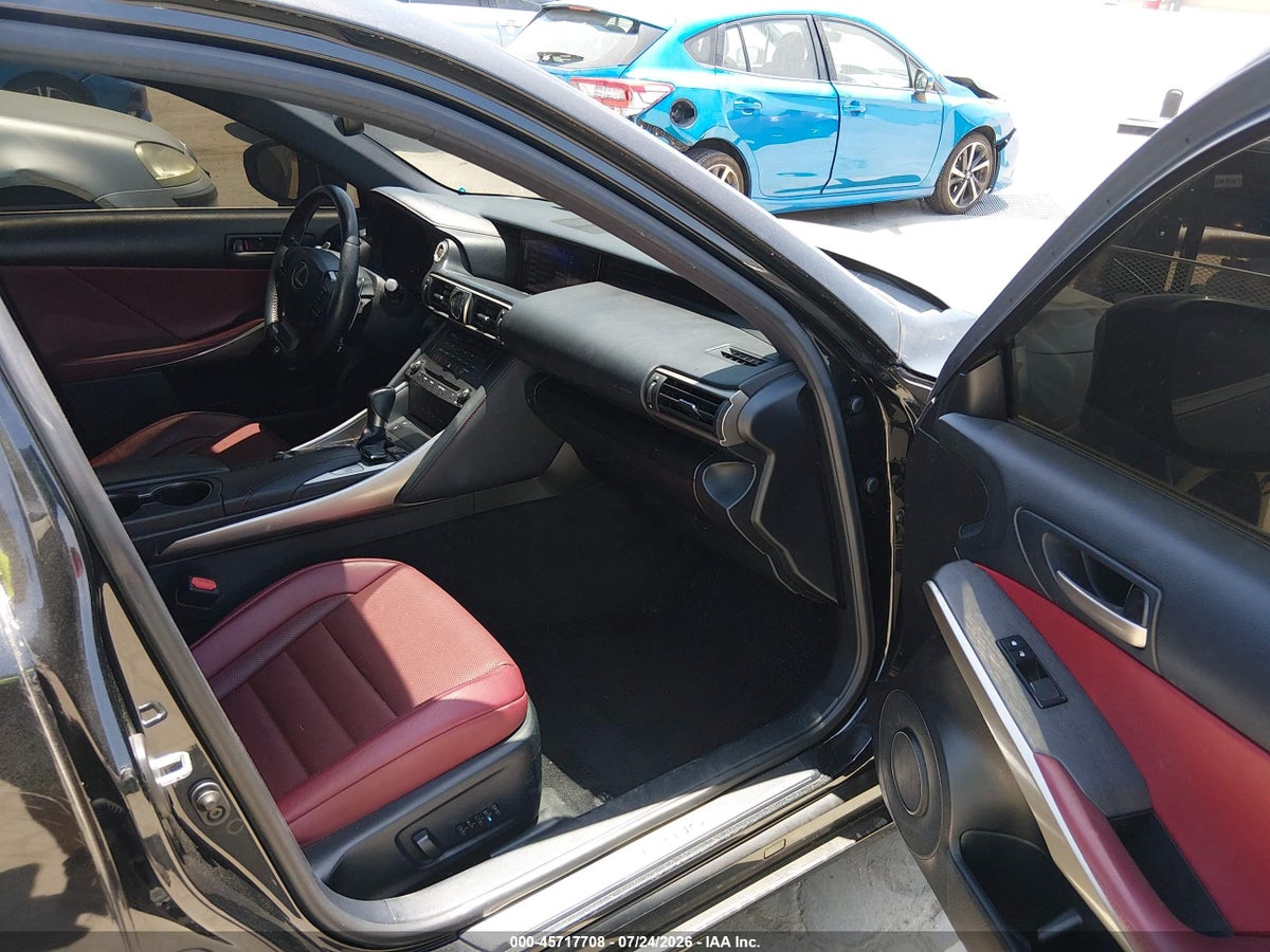 2019 LEXUS IS 300 — снимка 5