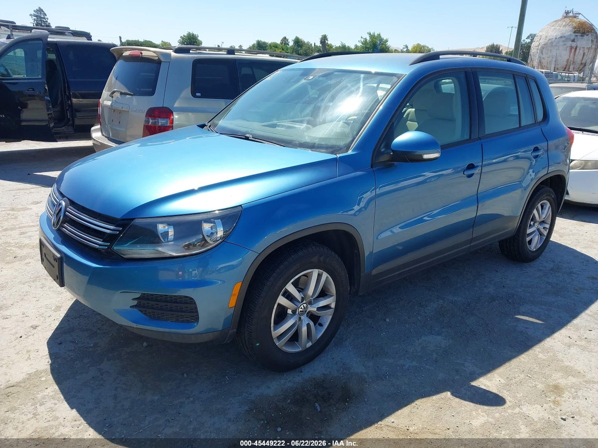 2017 VOLKSWAGEN TIGUAN 2.0T/2.0T S — снимка 2