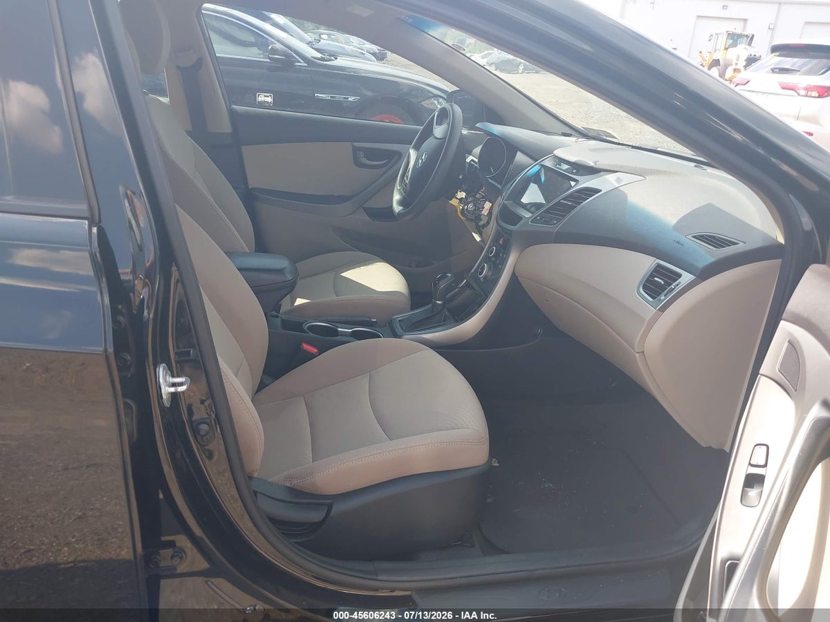 2016 HYUNDAI ELANTRA SE — снимка 5