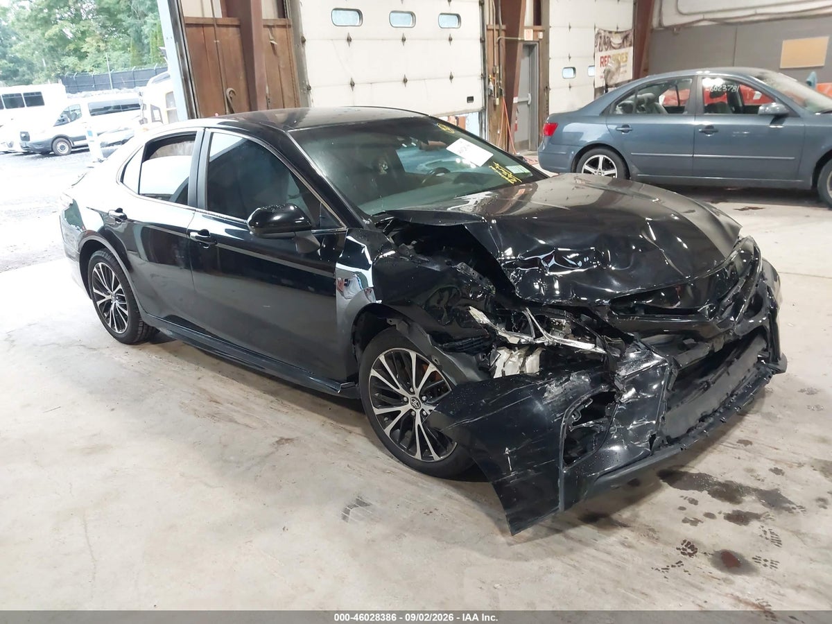 2018 TOYOTA CAMRY SE