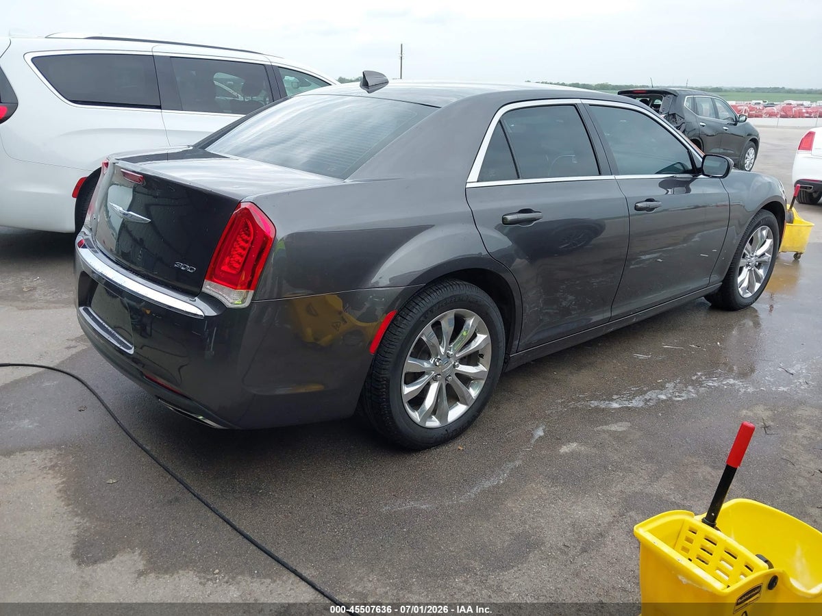 2016 CHRYSLER 300 LIMITED — снимка 4