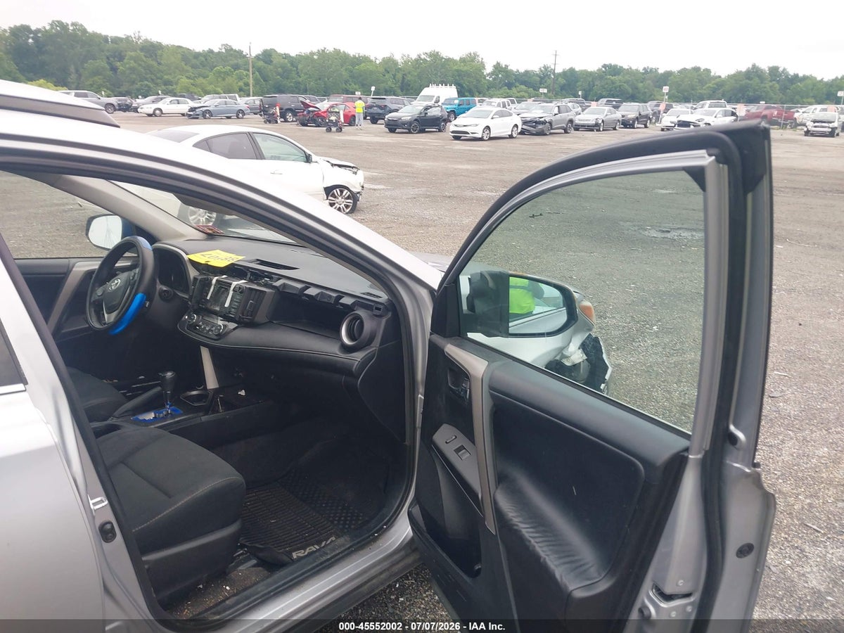 2017 TOYOTA RAV4 XLE — снимка 5