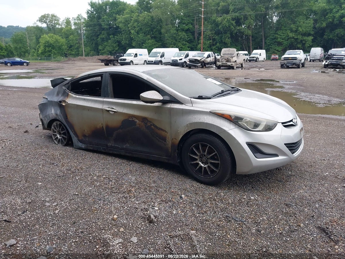 2016 HYUNDAI ELANTRA SE