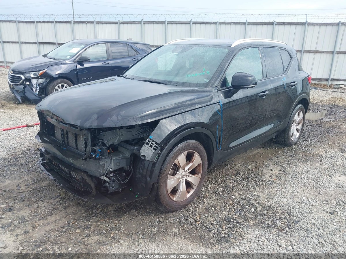 2020 VOLVO XC40 T5 MOMENTUM — снимка 2
