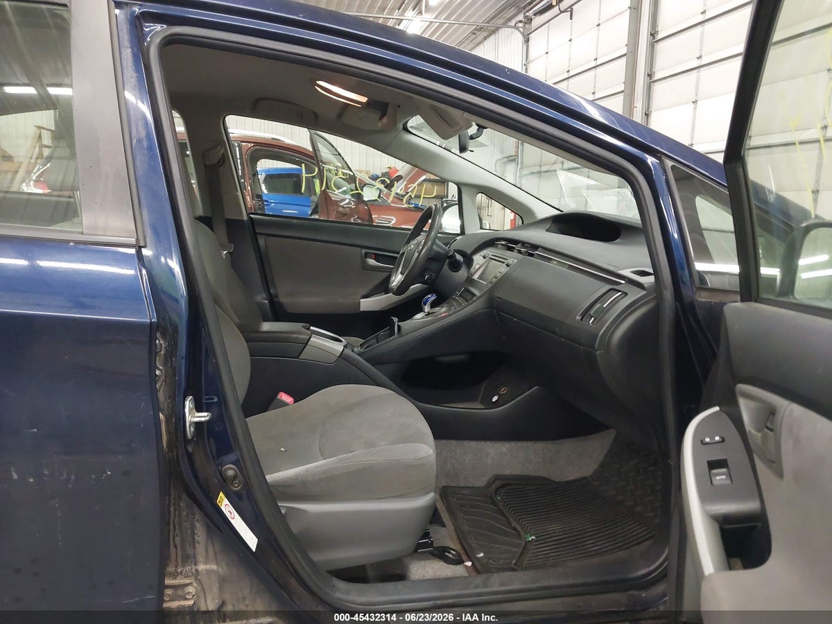 2013 TOYOTA PRIUS TWO — снимка 5