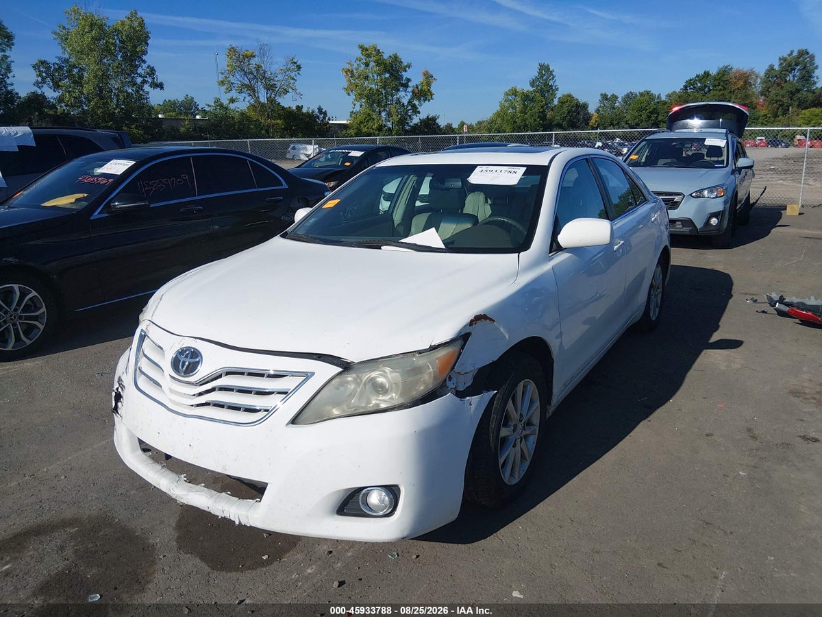 2010 TOYOTA CAMRY XLE V6 — снимка 2