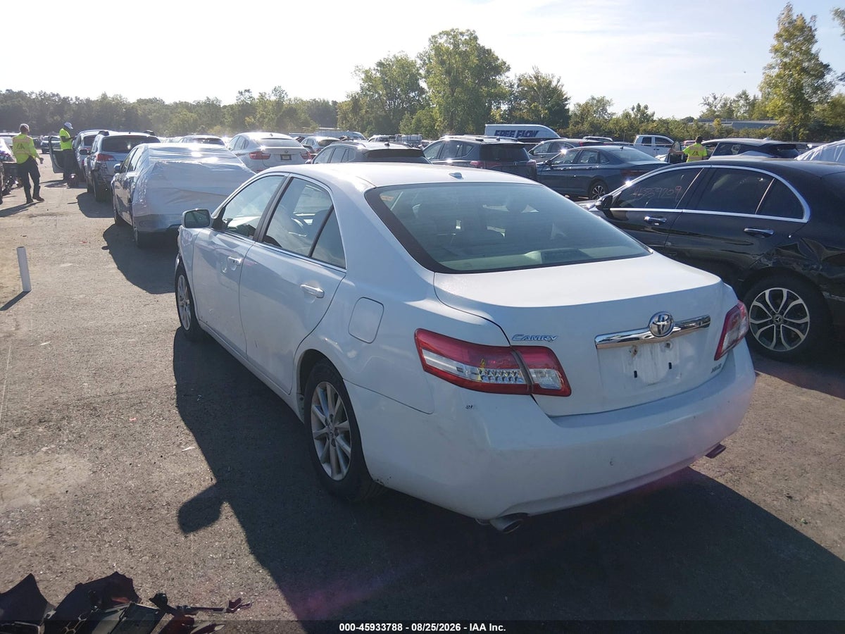 2010 TOYOTA CAMRY XLE V6 — снимка 3