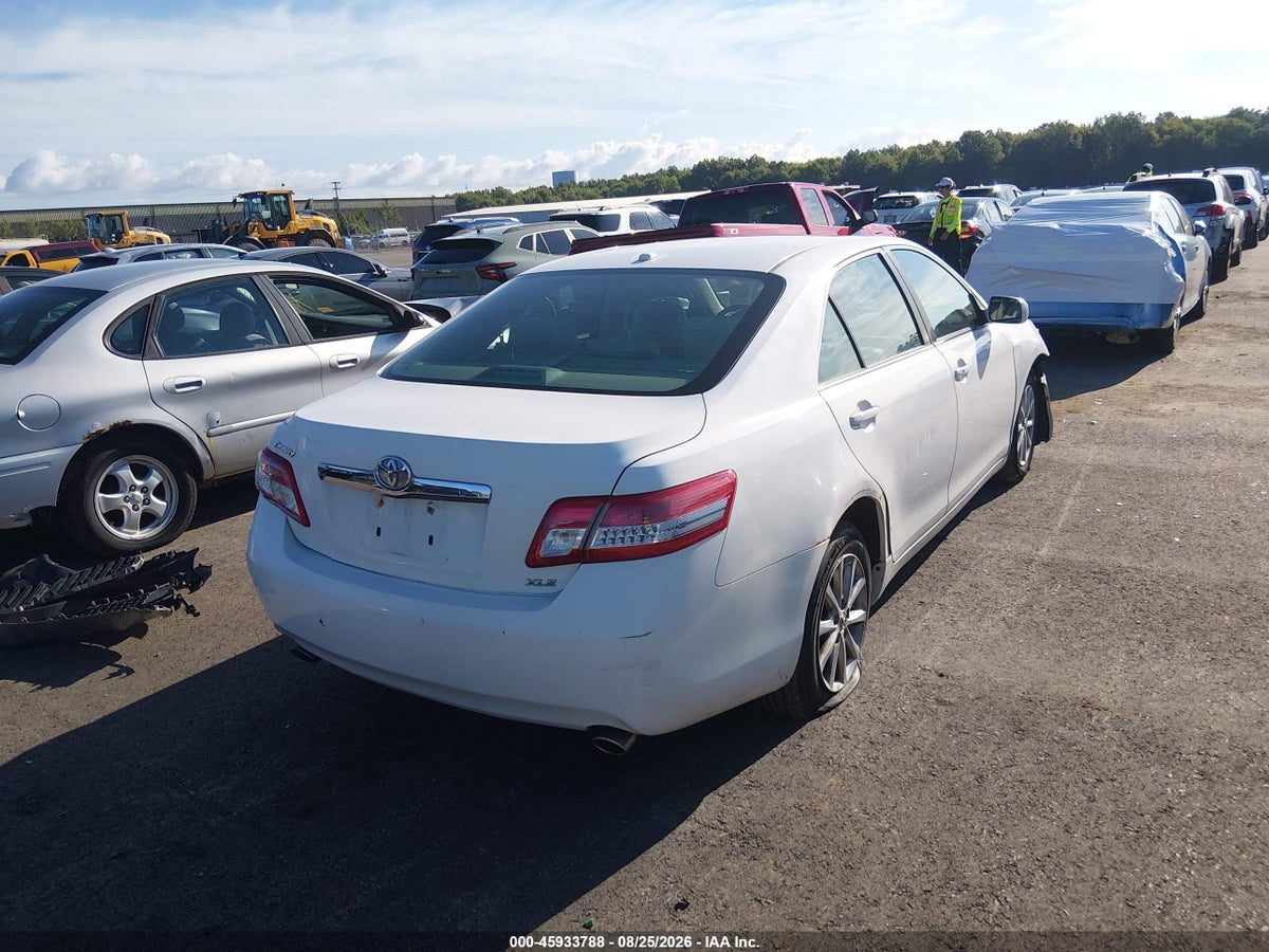 2010 TOYOTA CAMRY XLE V6 — снимка 4