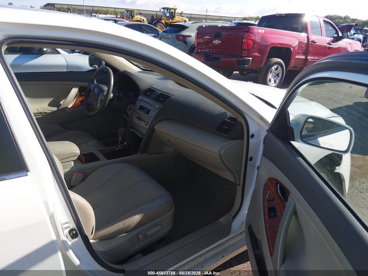 2010 TOYOTA CAMRY XLE V6 — снимка 5