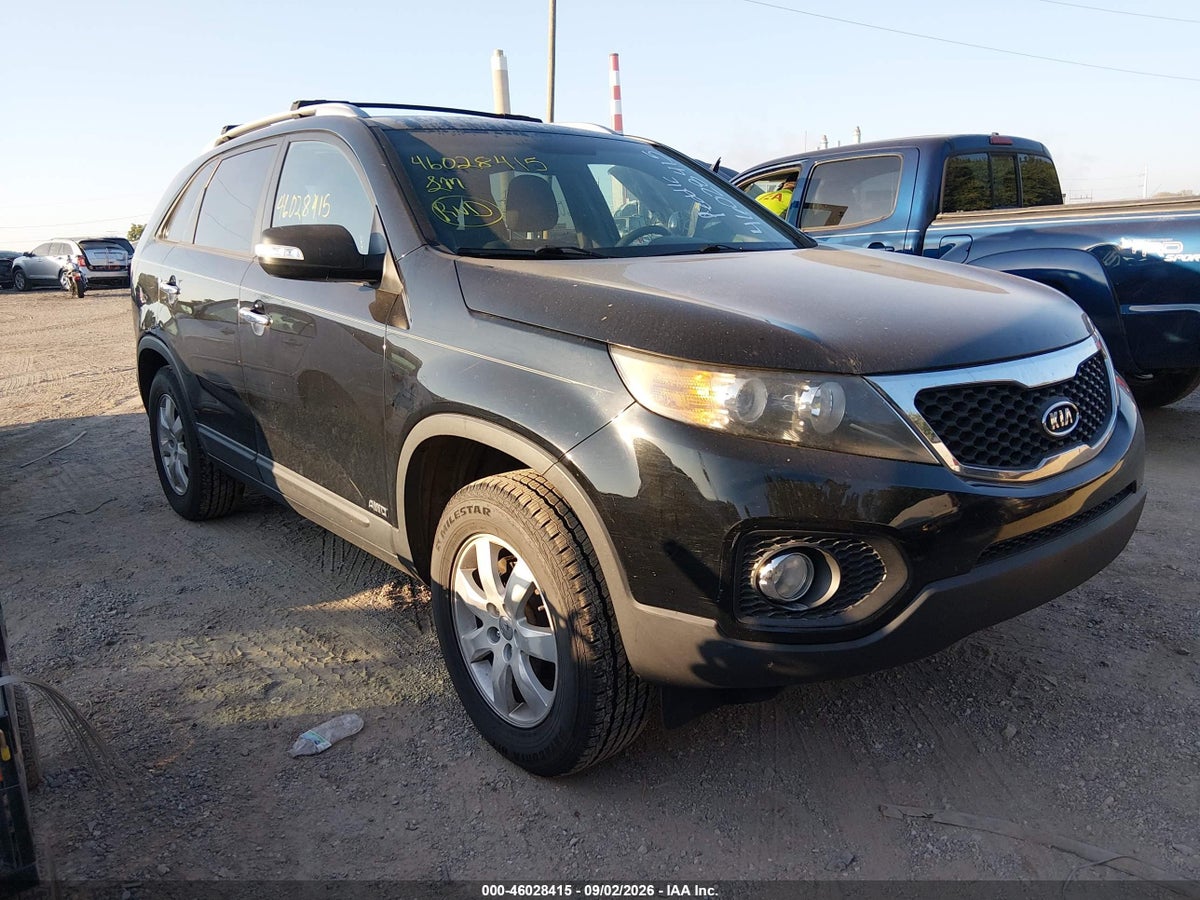 2013 KIA SORENTO LX
