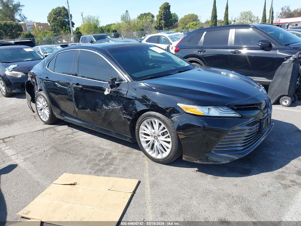2018 TOYOTA CAMRY XLE V6
