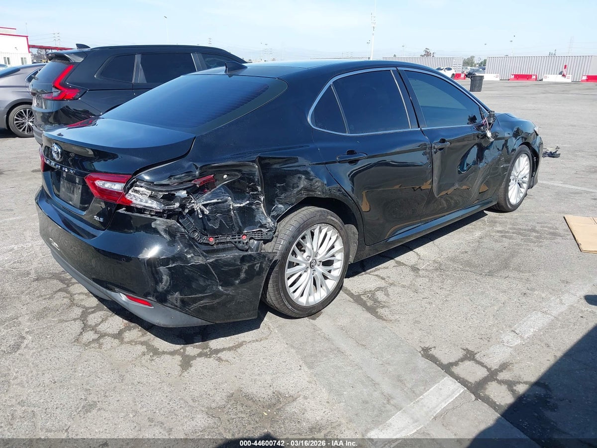 2018 TOYOTA CAMRY XLE V6 — снимка 4
