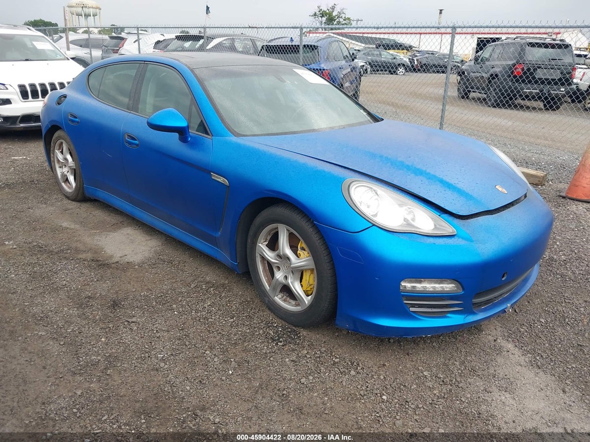 2011 PORSCHE PANAMERA 4