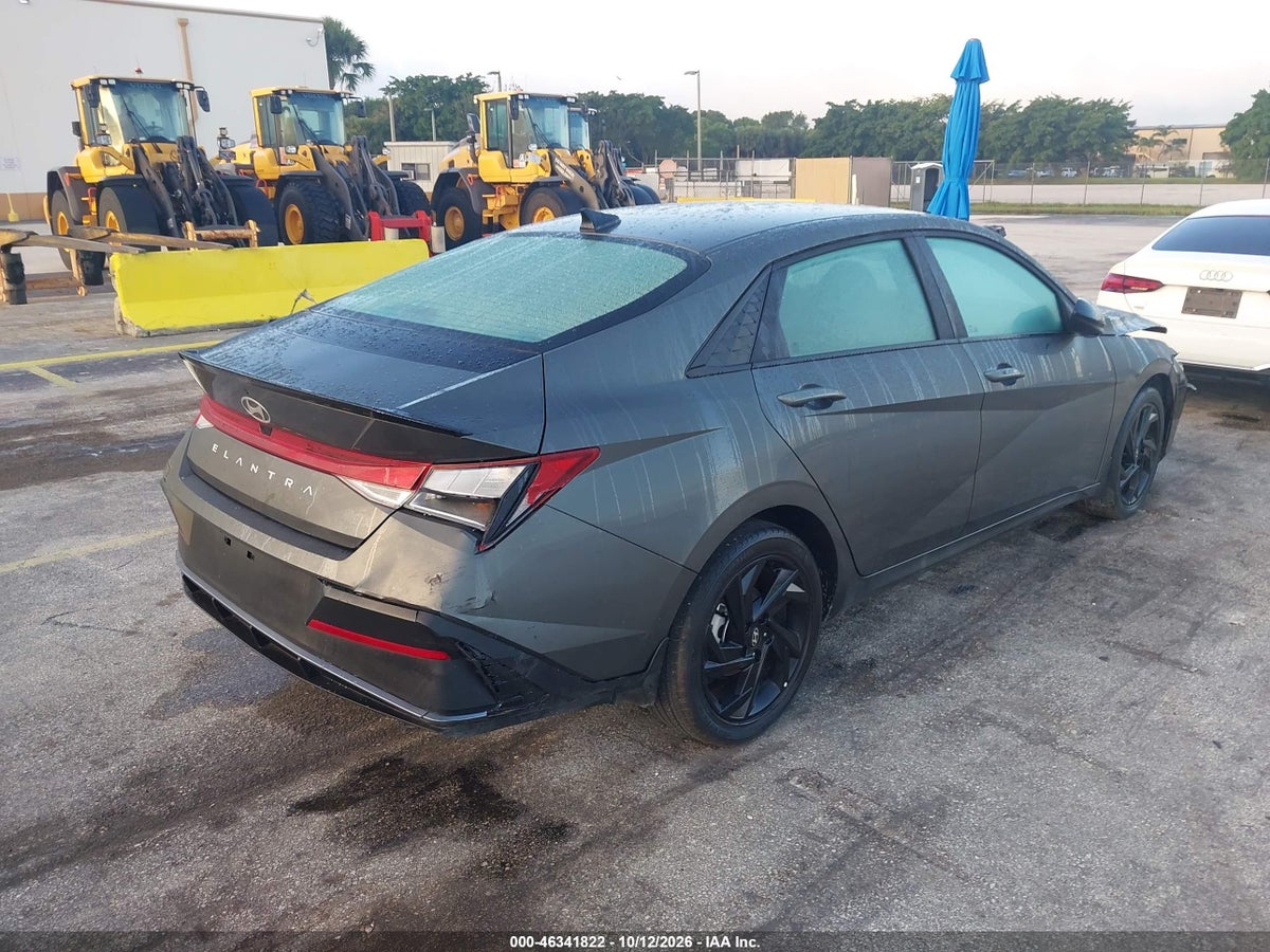 2026 HYUNDAI ELANTRA SEL SPORT — снимка 4