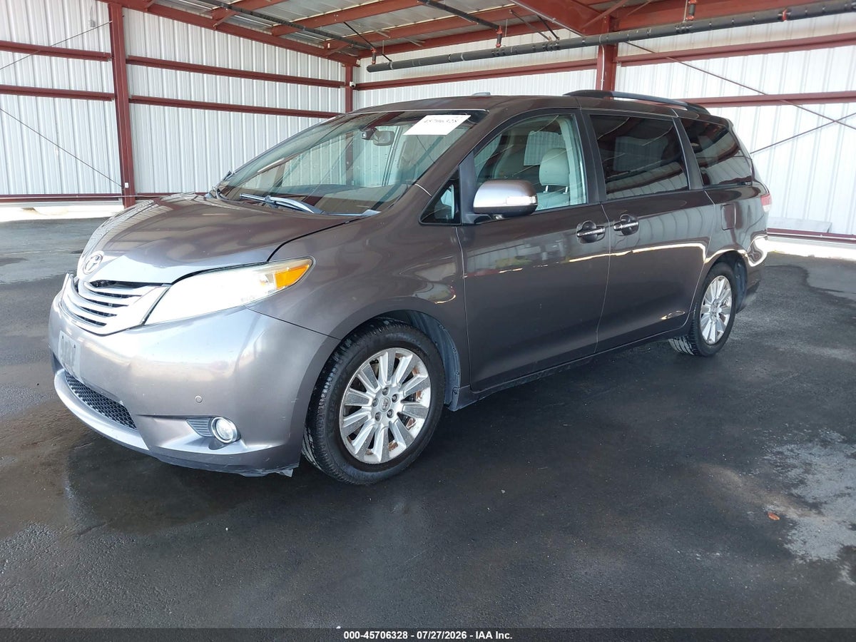 2013 TOYOTA SIENNA LIMITED 7 PASSENGER — снимка 2