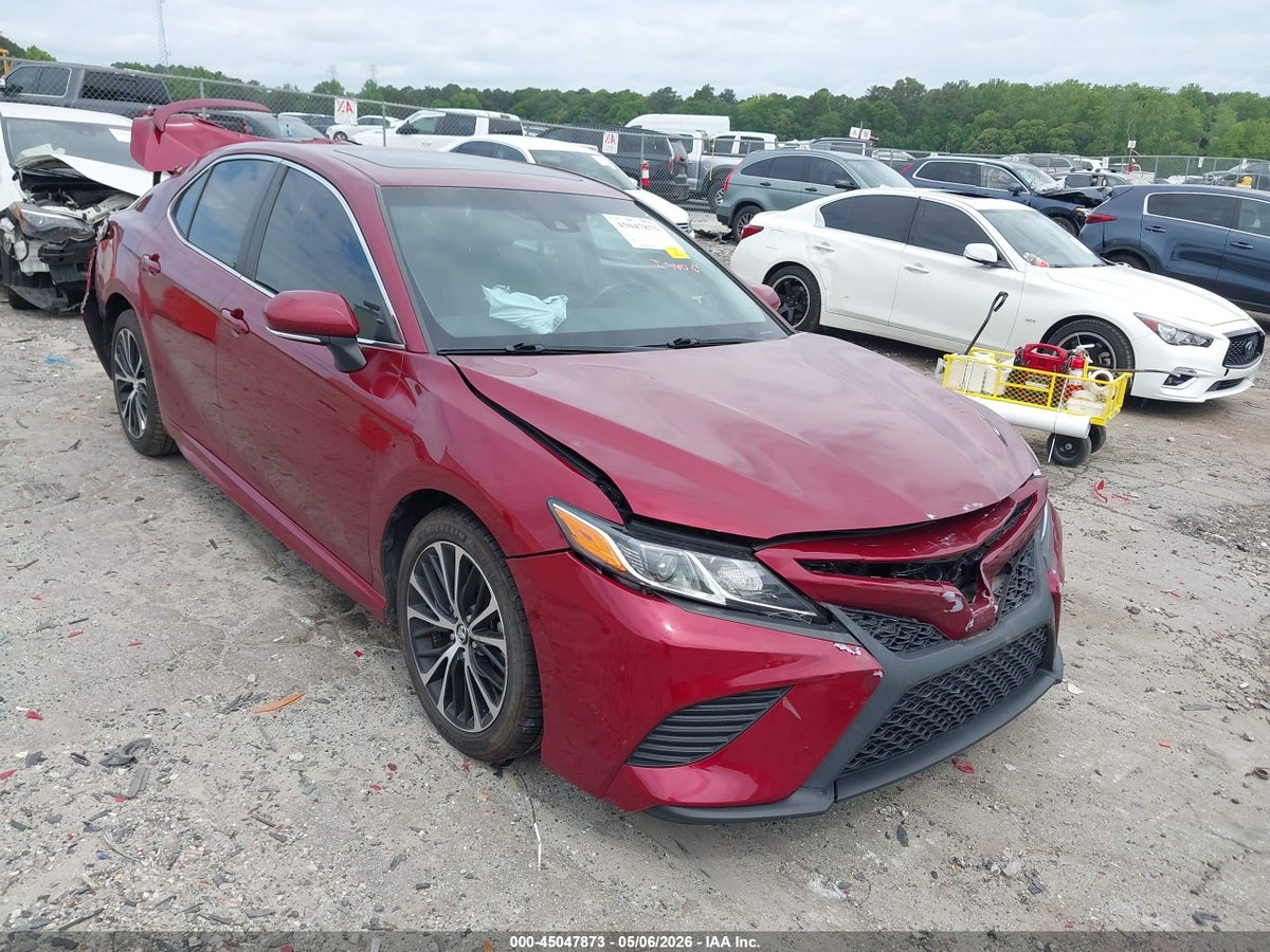 2018 TOYOTA CAMRY SE